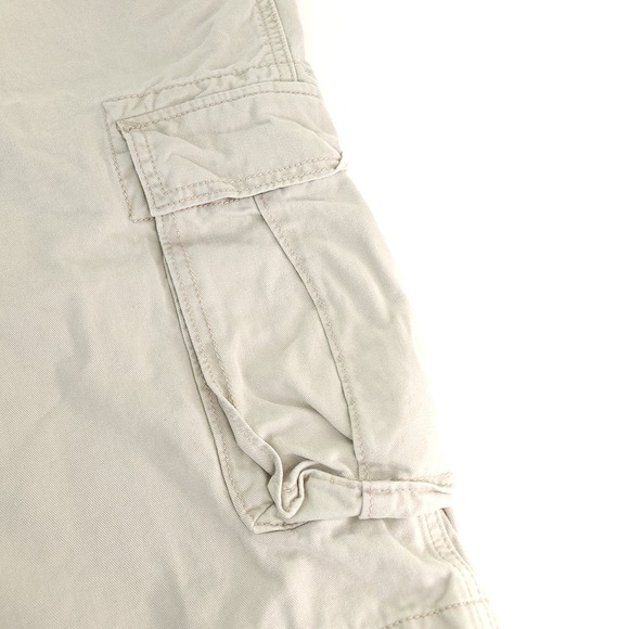 Levis Cargo Shorts Mens 38‎ x 11 Cream White Canvas Work Hiking Camping - Picture 2 of 13